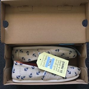 TOMS Classic slip-ons, size 6